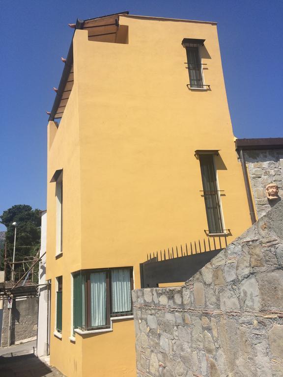 הוילה לטויאני Torre Dei Pirati מראה חיצוני תמונה